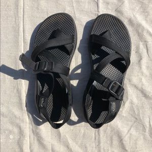 Black chacos women’s size 7.5/8.5